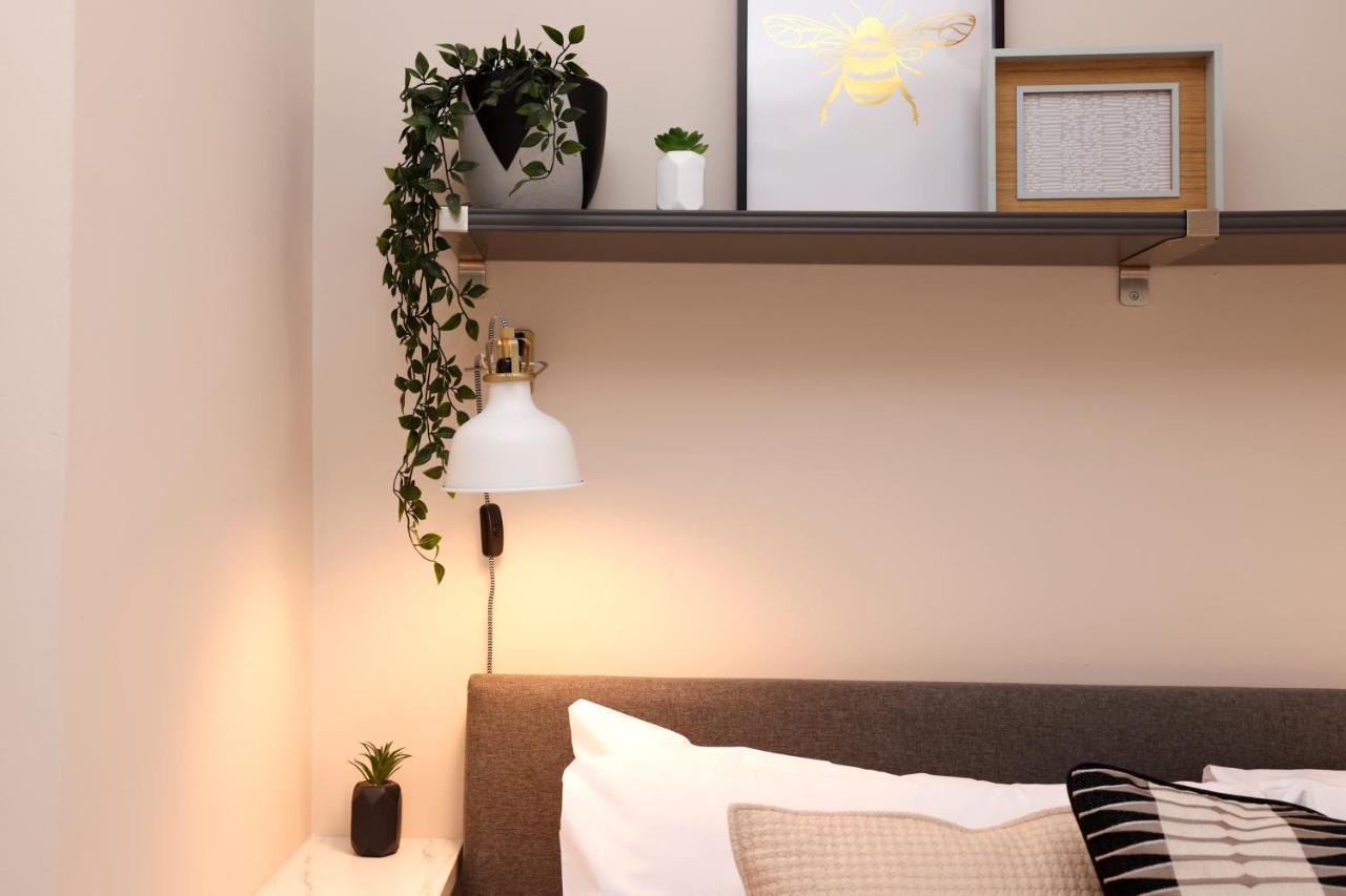 Apartment Joivy Modern 1 Bed Flat In West End, Close To Princes Gardens *
